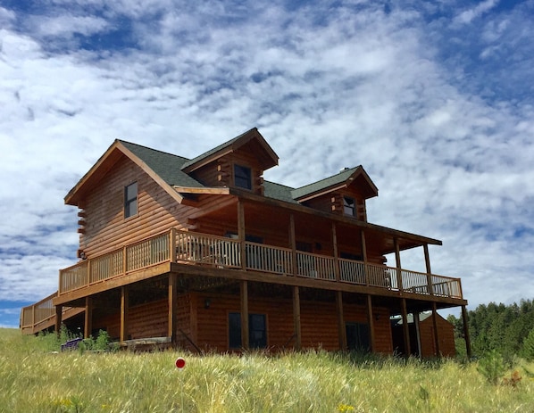 Paul's cabin is set atop a hill to offer unrivaled views of the mountains. 
