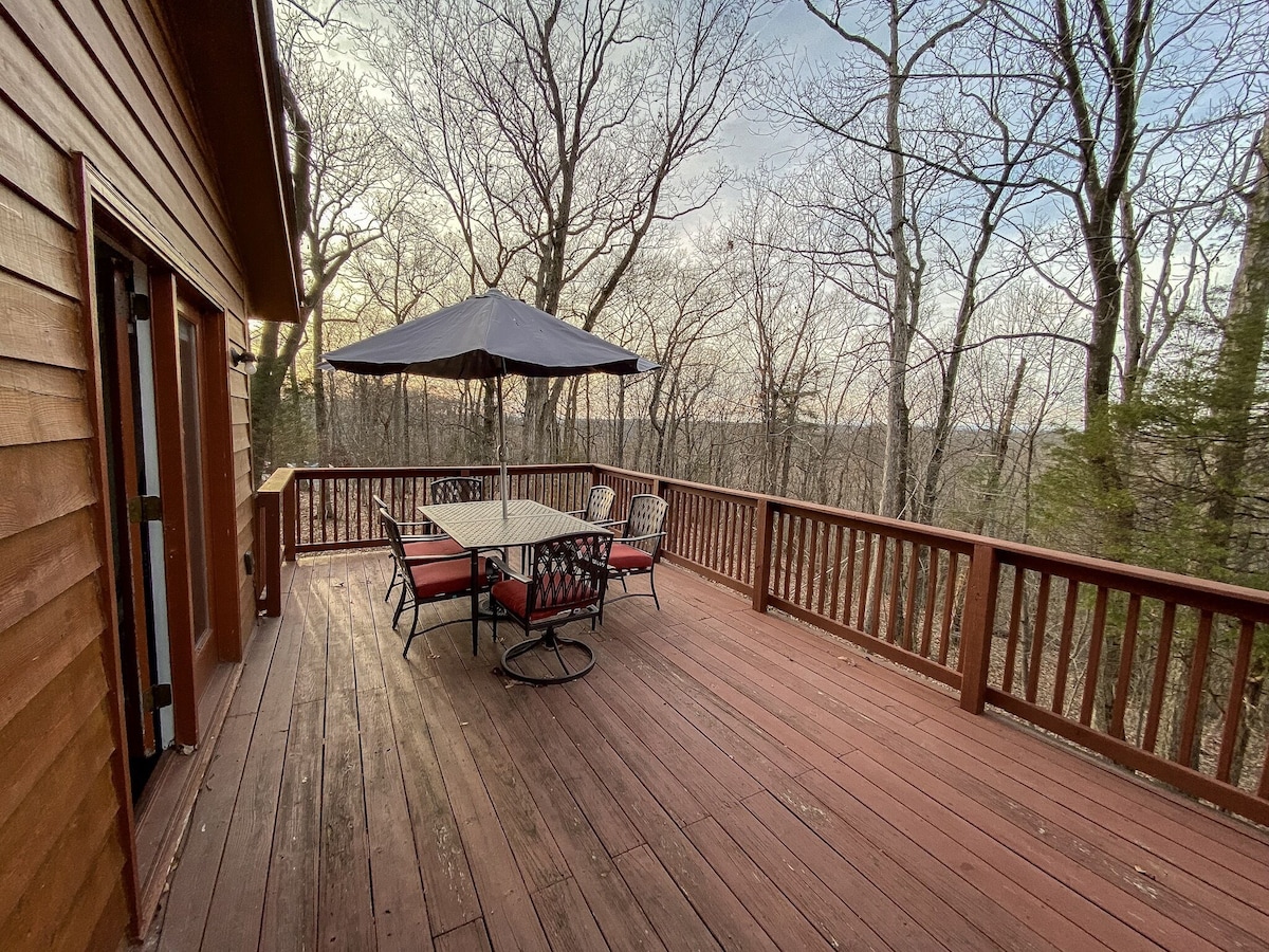 Harpers Ferry Mountain Retreat – 3 Bedroom Near Wineries w/ Laundry & Fire Pit