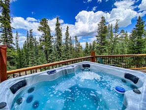 The home just got a brand new hot tub for you and your guests to relax in after a day of exploring the beautiful Rockies!