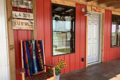 Rojo Buffalo Cabin at The Lazy Buffalo Wichita Mountains, Cache Medicine Park 