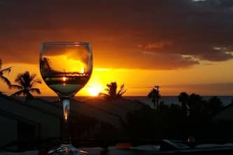 Hale Kamaole 328 Third floor condo, easy access to best beach on Maui!