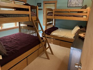 Bunk room for the kids!
2 full size bottom bunks and twin size top bunks/sleeps4