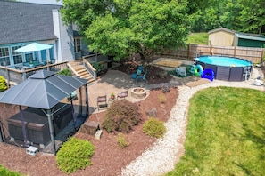 Private Backyard | Seasonal Pool | Hot Tub | Fire Pit | Outdoor Dining