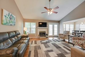 Living Room | Open Floor Plan | Central A/C & Heating | Decorative Fireplace