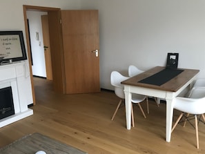 Dining place for 4 people - view to corridor/hall room