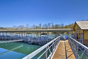 Community Amenities | Boat Dock