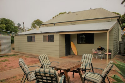 Classic Colonial home, walk to the CBD