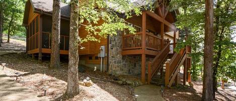 The lodge feels very secluded, but your only minutes away from all the fun that Branson has to offer.