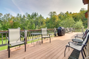 Furnished Deck | Gas Grill | Seating & Dining