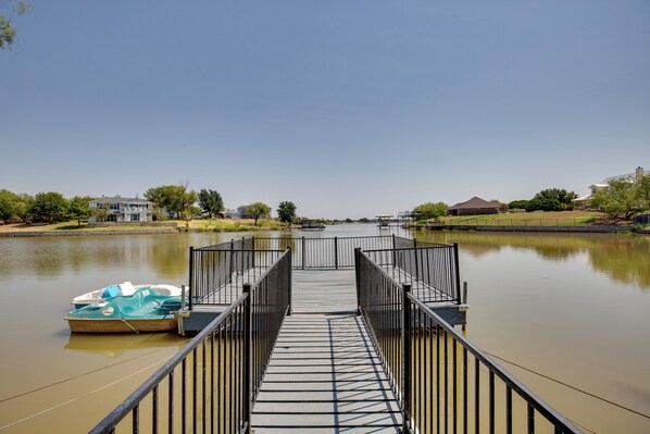 Granbury Lake Vacation Rental | 5BR | 2.5BA | 2 Stories | 2,980 Sq Ft