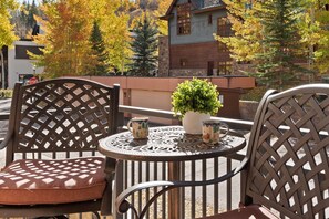 Enjoy the year round beauty of Aspen's seasons on this wonderful patio.