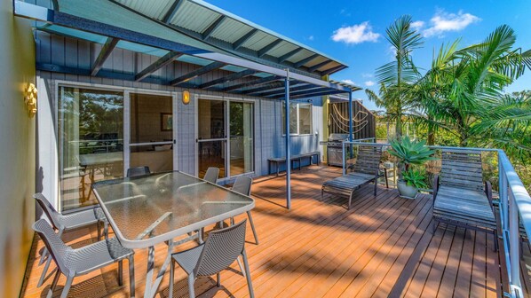 upper deck off kitchen and loungeroom