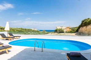 Pool views. 