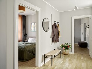 Spacious and bright apartment with elevator.