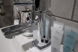 Bathroom amenities