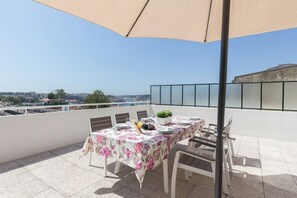 You can see the Douro River from the terrace.