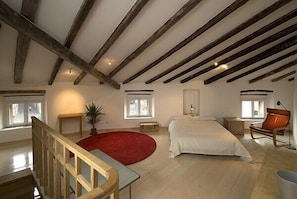 Bedroom in the loft- sleeps 3