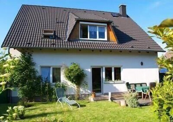 Exterior view (small)