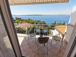 Balcony. balcony with sea view - access from the bedroom