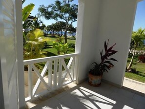 ENTSPANNUNG PUR MIT GARTEN UND MEER.