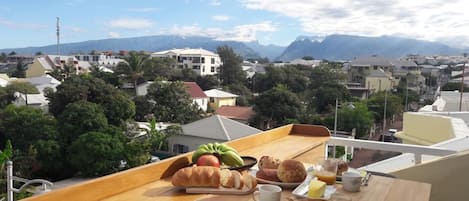 Petit déjeuner panorama