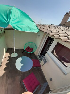 terrasse sur les toits du village 