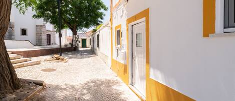 Santiago Refuge: Front door