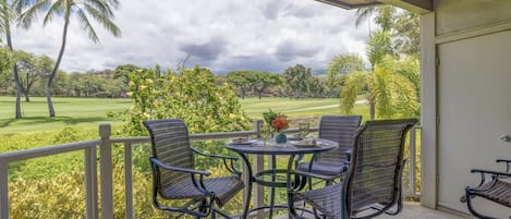 Beautiful villa directly on golf course 
Enjoy your private and quiet lanai