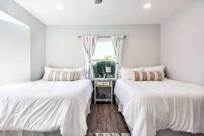 Guest Room - 2 Queen Casper Mattresses