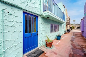 Welcome to Capitola Venetian #8!