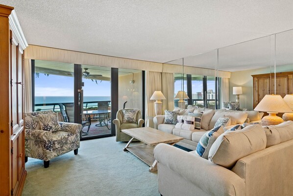 22-Edgewater-1003-Living