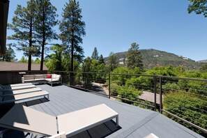 Huge deck with amazing views, gas firepit and plenty of seating