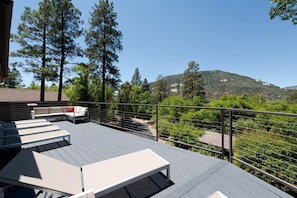 Huge deck with amazing views, gas firepit and plenty of seating