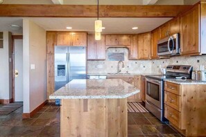 Steamboat Dream Vacation - Ski-In/Ski-Out 2 Bedroom 2 Bath Condo (2)