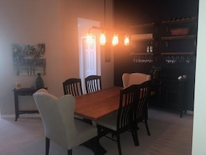 Dining room for 6