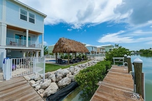 Private dock and fish cleaning station! Accommodates a 35'-40' boat.