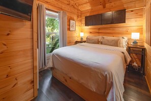Main bedroom with queen bed