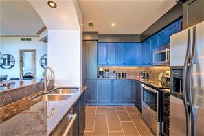 Équinoxe 164-2 / Exclusive Mountain Home With View