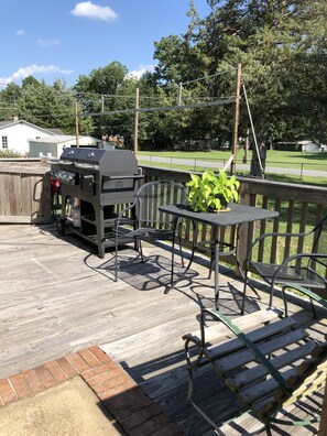 Deck off of kitchen