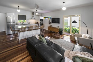 Open-plan kitchen, dining and living room