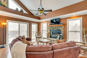 Living Room | 3rd Floor | Central A/C & Heating