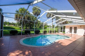 Pool, Water, Building, Swimming Pool, Hotel