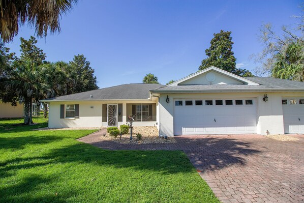 Grass, Lawn, Flagstone, Tree, Patio