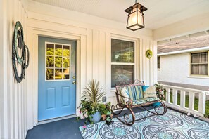 Front Porch | Cushioned Patio Furniture