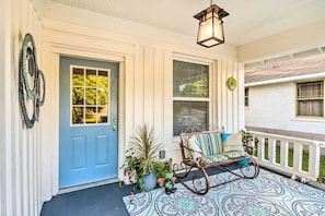 Front Porch | Cushioned Patio Furniture