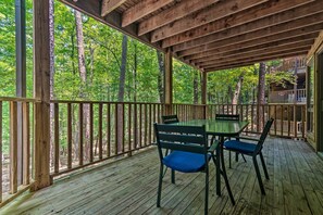 Private Deck | Gas Grill