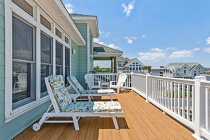 VOH125: Rest-A-Shore | Top Level Front Sun Deck