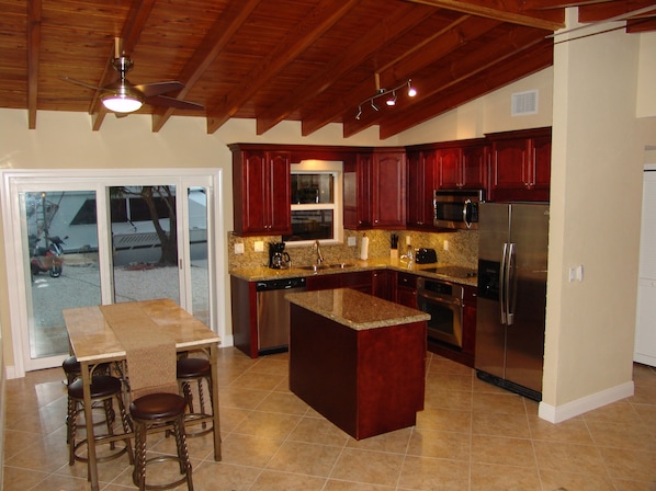 Fully Equipped Gourmet Kitchen and Dining