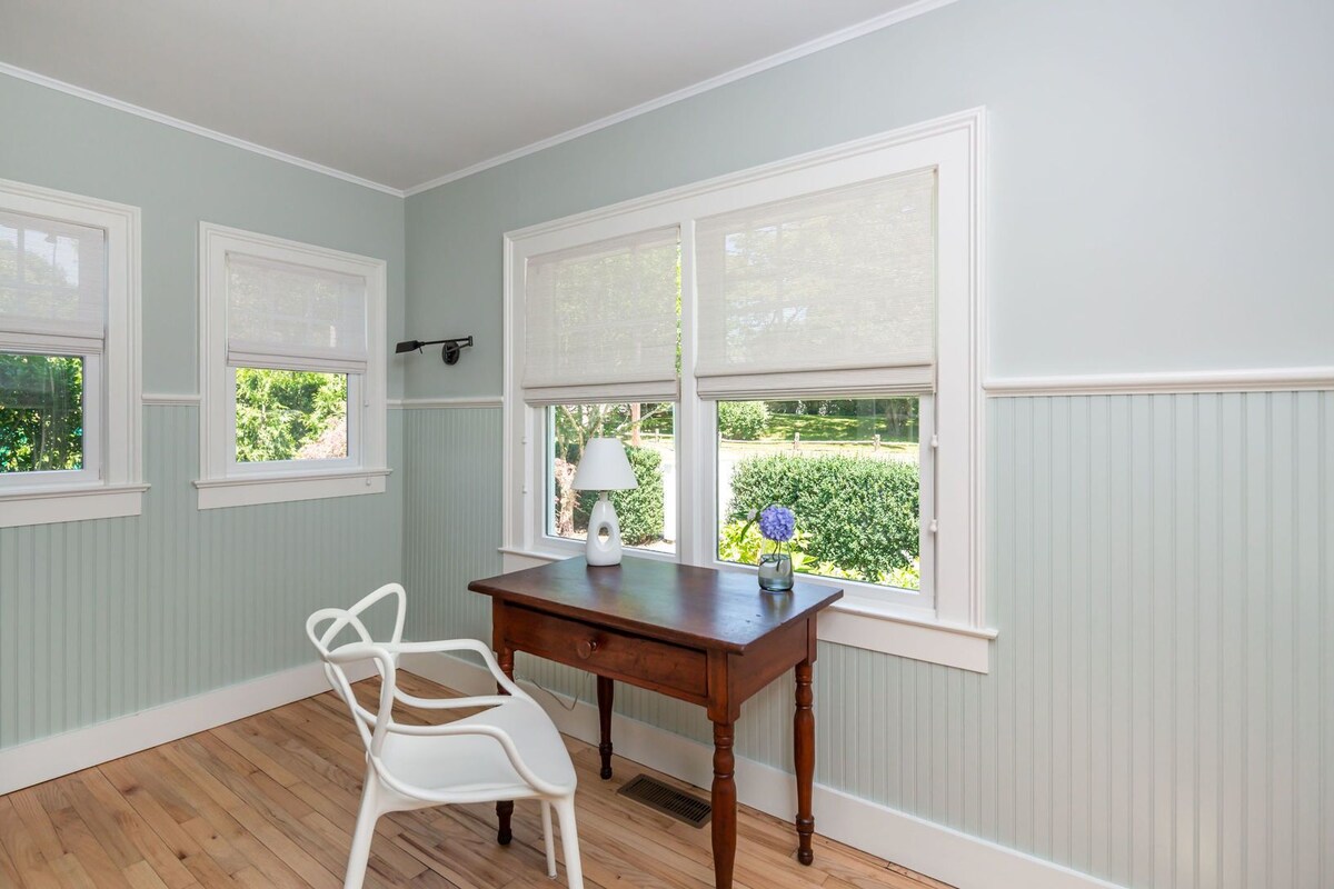 SAG VILLAGE RENTAL WITH HEATED POOL – SECONDS WALK TO TOWN, MARINA &HAVENS BEACH