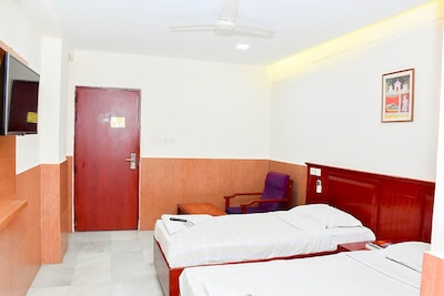 Peaceful Room Stay/Proximity to Temple/Junction
